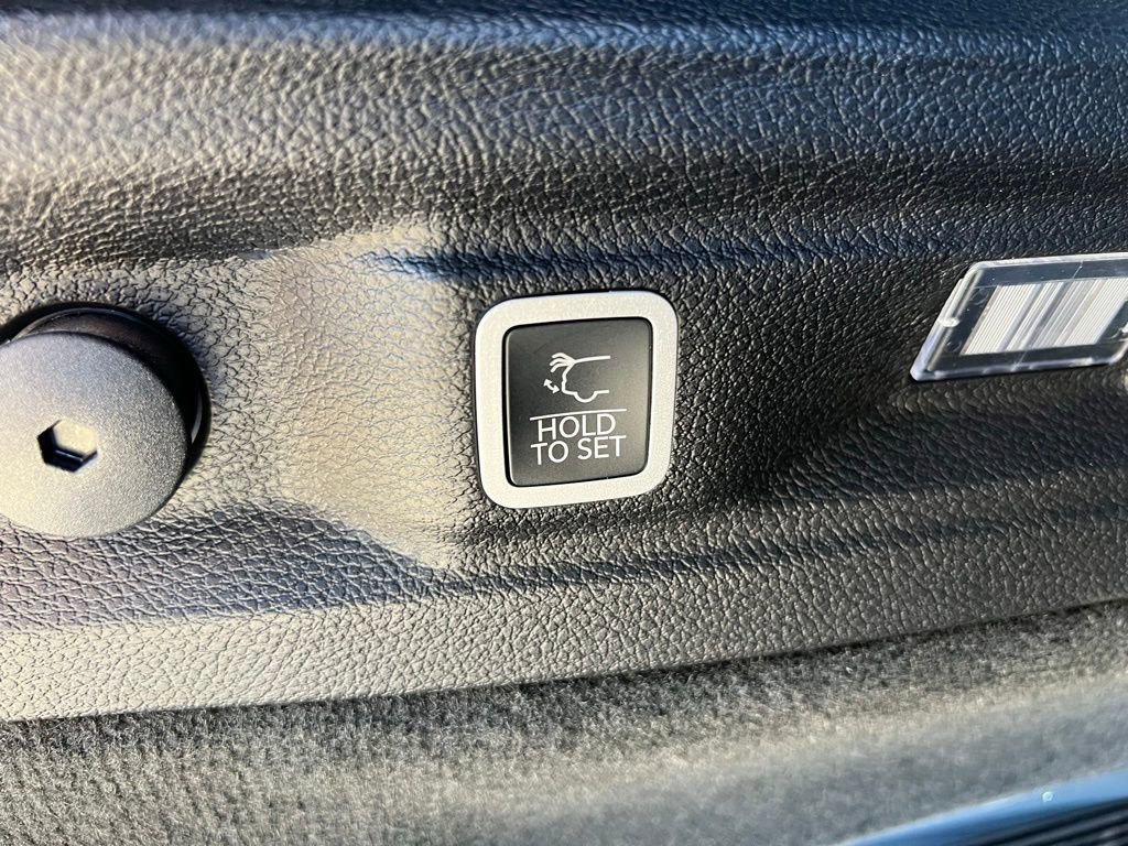 New 2026 Jeep Grand Cherokee L Summit w/ Advanced Protech Group IV image 27