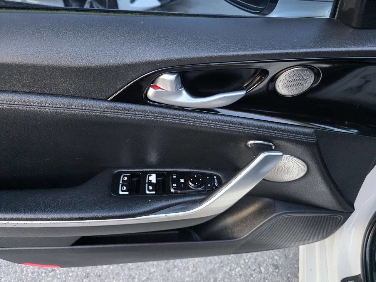 Used 2019 Kia Stinger w/ Sun & Sound Package image 10