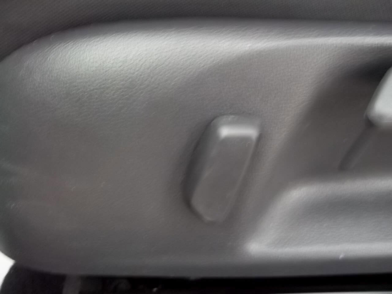 Used 2009 Volkswagen Rabbit S image 14