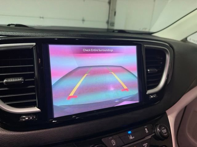 Used 2022 Chrysler Pacifica Touring-L FWD image 21