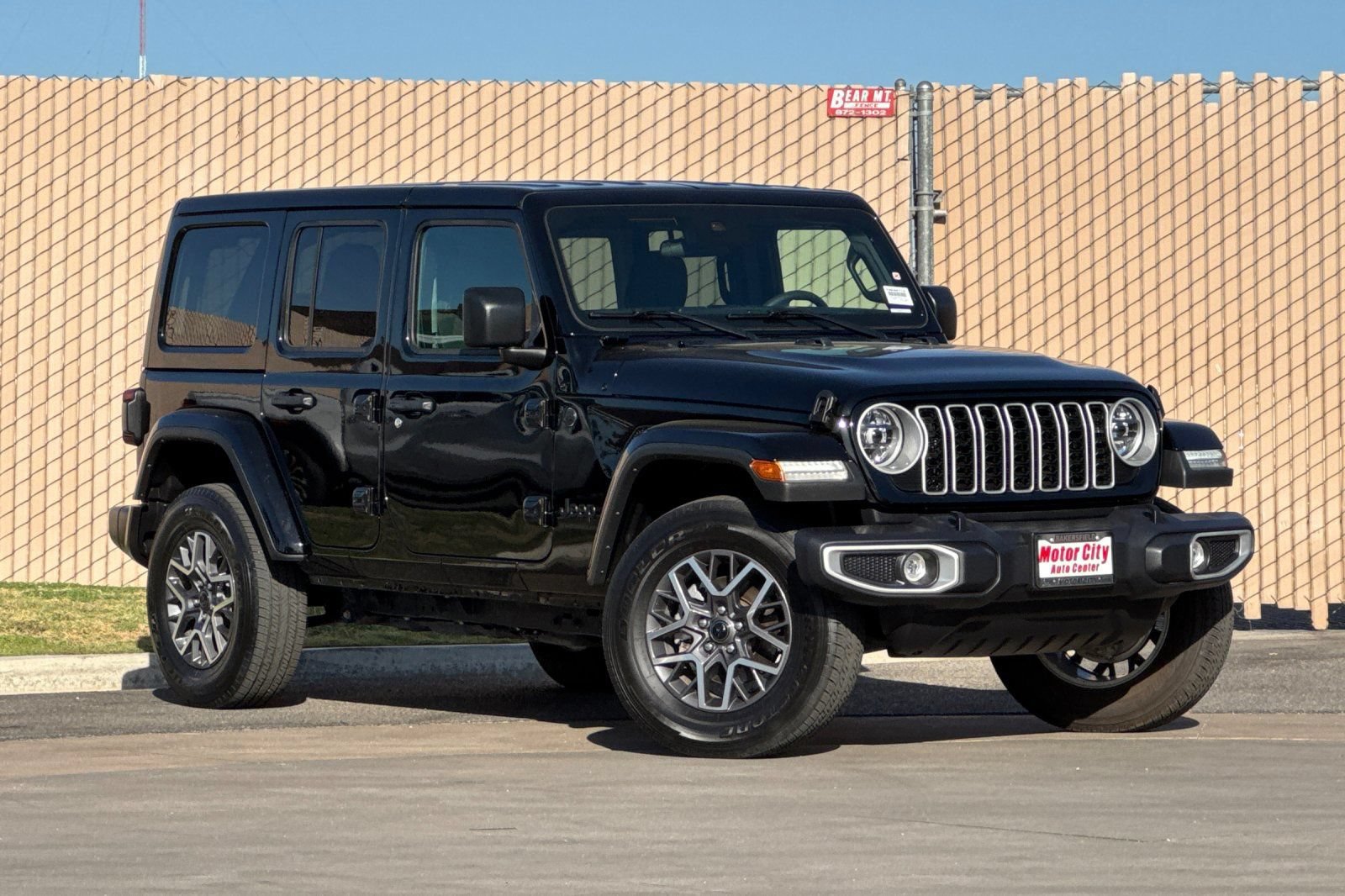 Used 2025 Jeep Wrangler Unlimited Sahara AWD/4WD video 2
