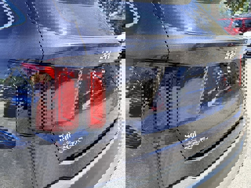 Certified 2025 Kia Sorento S w/ Panoramic Sunroof Package image 11