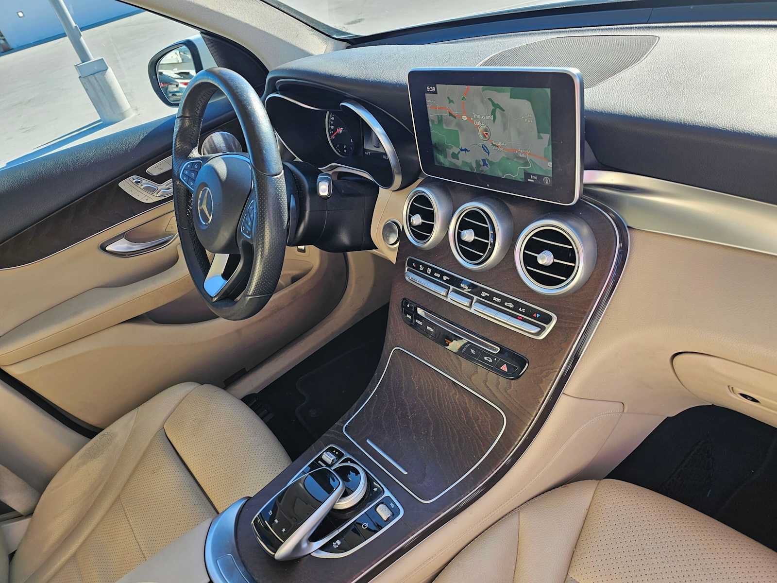 Used 2018 Mercedes-Benz GLC 300 4MATIC image 11