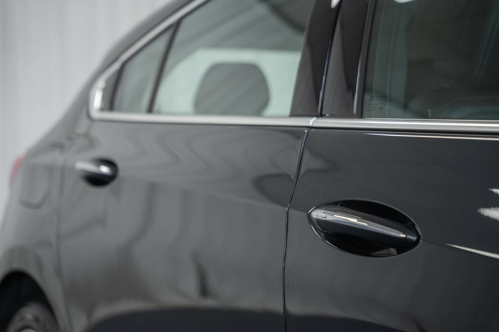 Used 2018 Chevrolet Cruze Premier FWD image 17