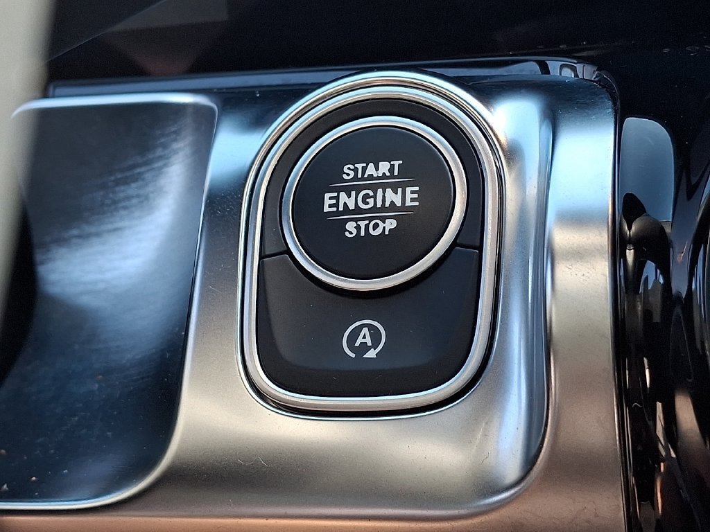 Used 2020 Mercedes-Benz GLB 250 4MATIC image 23