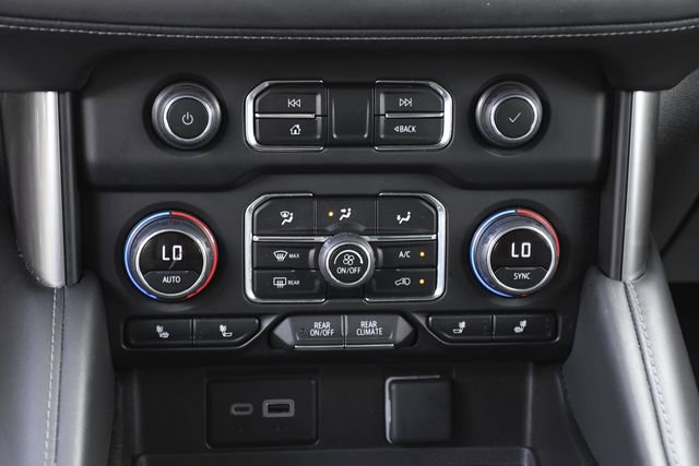 Used 2024 Chevrolet Suburban LT AWD/4WD image 13