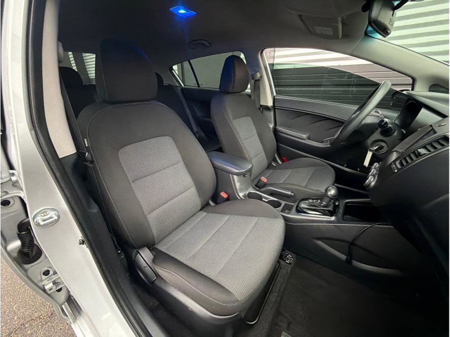 Used 2017 Kia Forte LX FWD image 18
