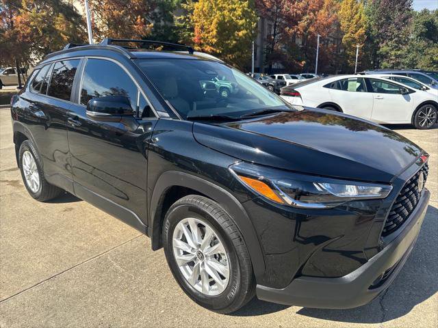 Certified 2025 Toyota Corolla Cross LE image 9