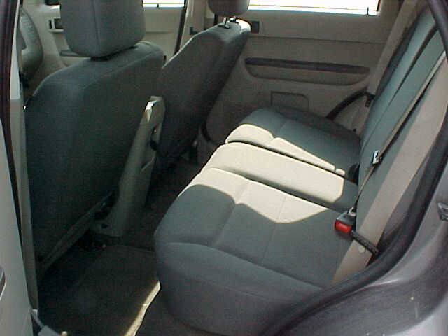 Used 2011 Ford Escape XLS w/ 102A Rapid Spec Order Code FWD image 7
