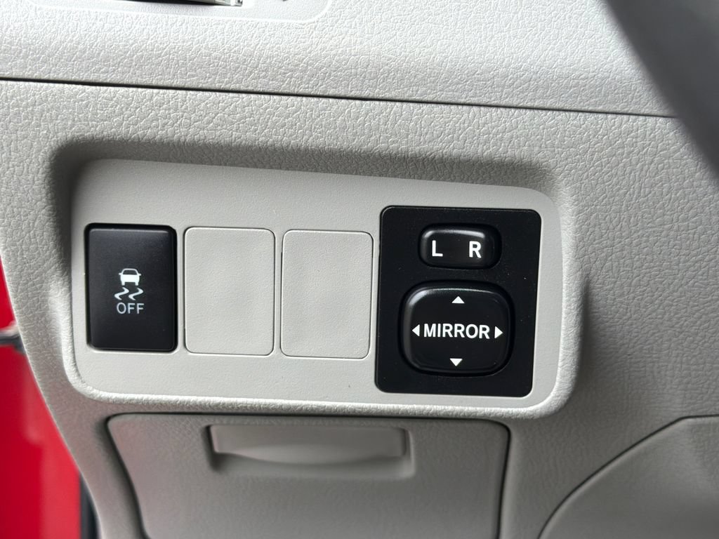 Used 2012 Toyota Corolla LE FWD image 26