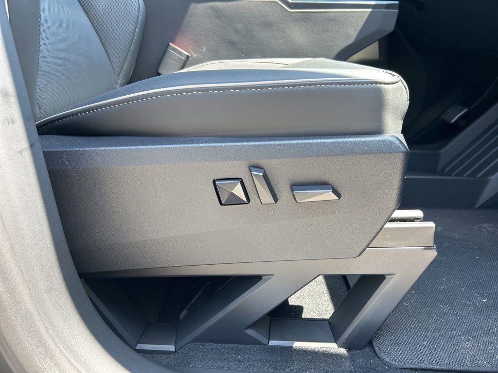 Used 2025 Tesla Cybertruck AWD Crew Cab image 30