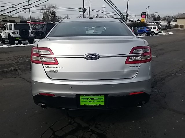 Used 2018 Ford Taurus SEL image 5