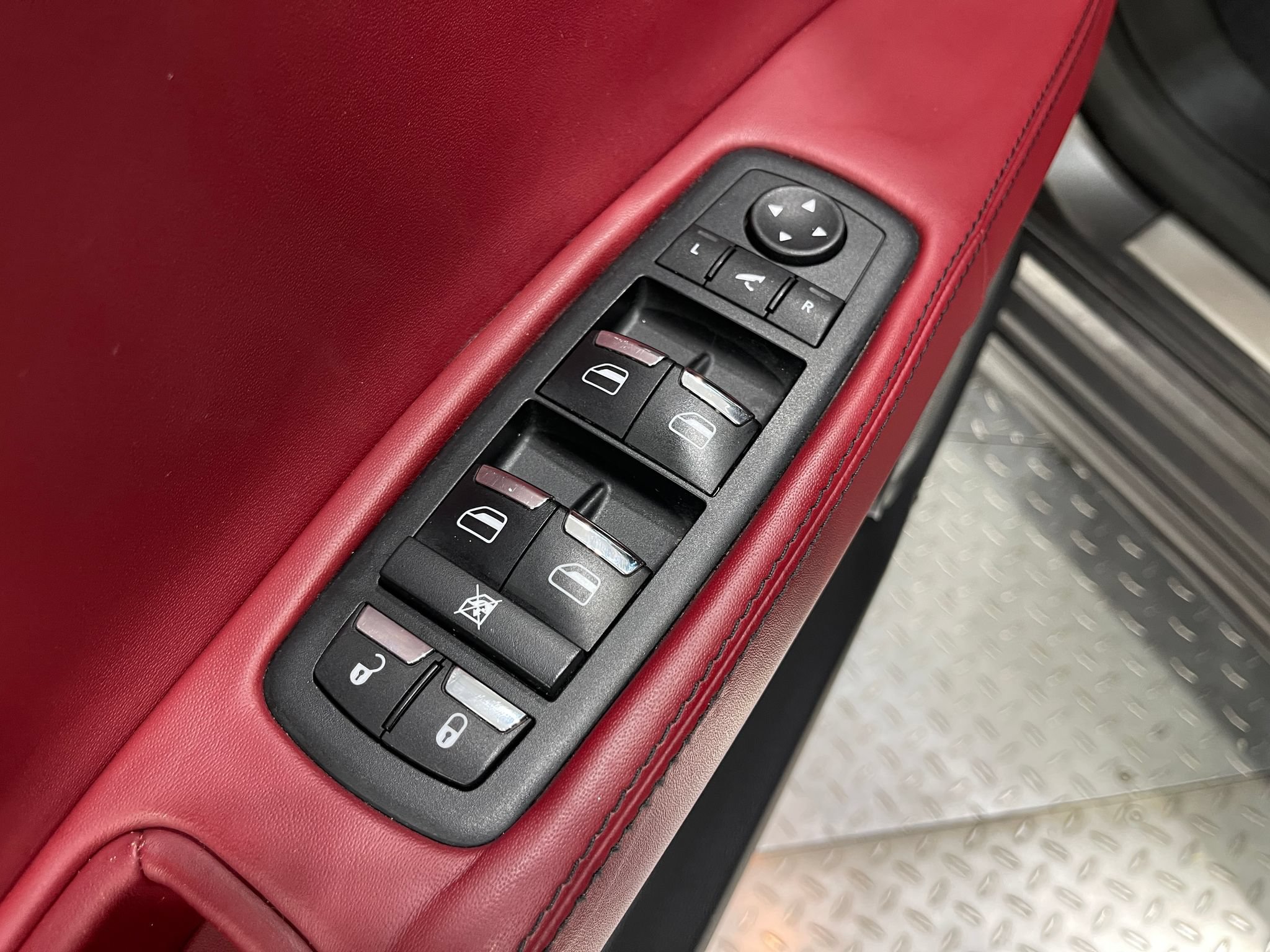 Used 2018 Maserati Quattroporte S GranSport Q4 AWD/4WD image 16