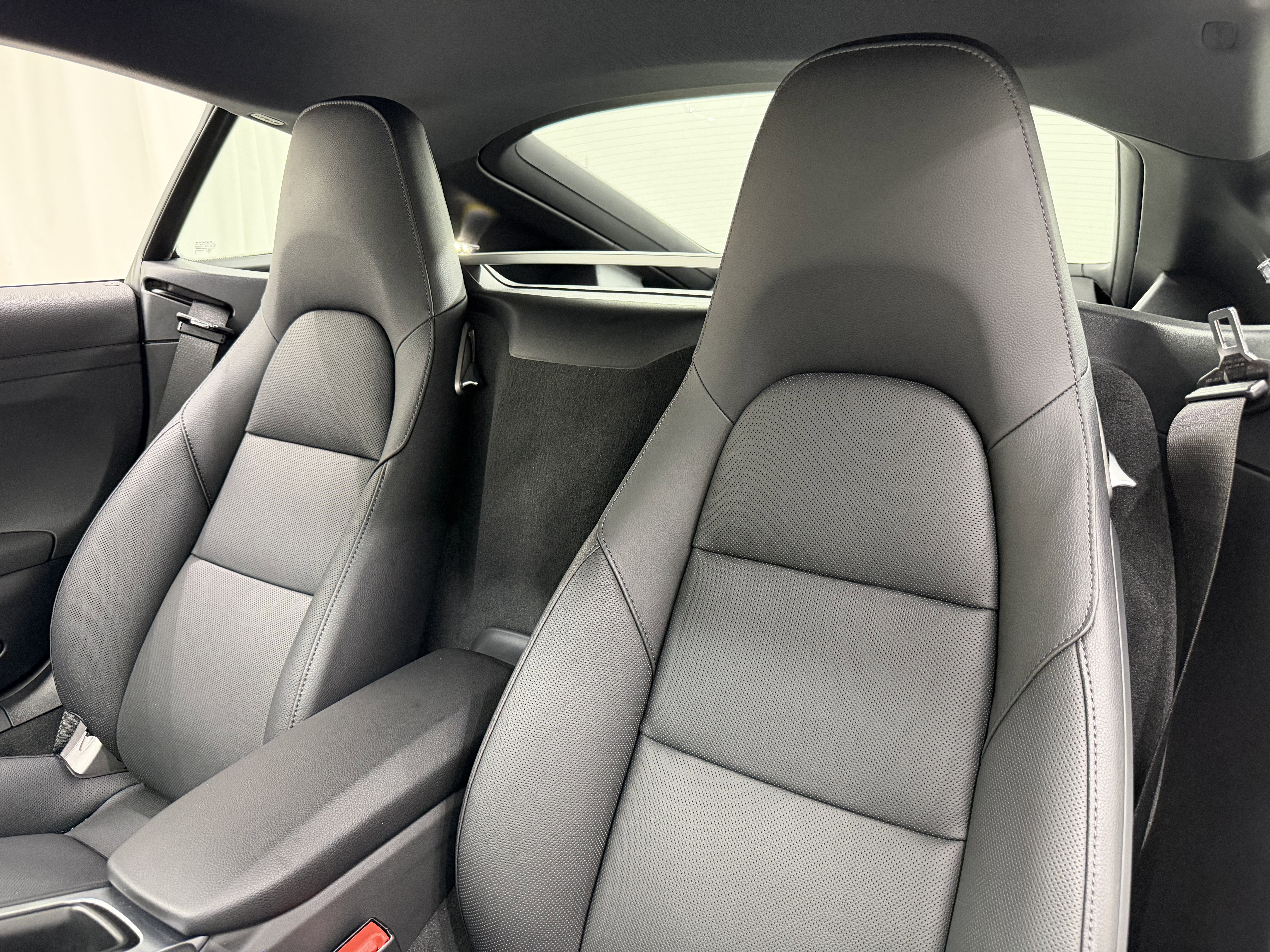 Certified 2025 Porsche 718 Cayman RWD image 5