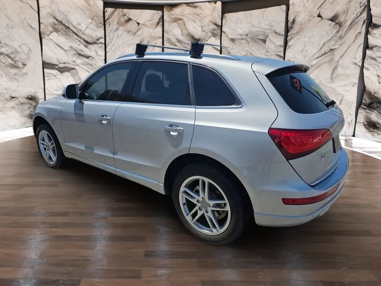 Used 2016 Audi Q5 2.0T Premium Plus w/ Technology Package AWD/4WD image 4