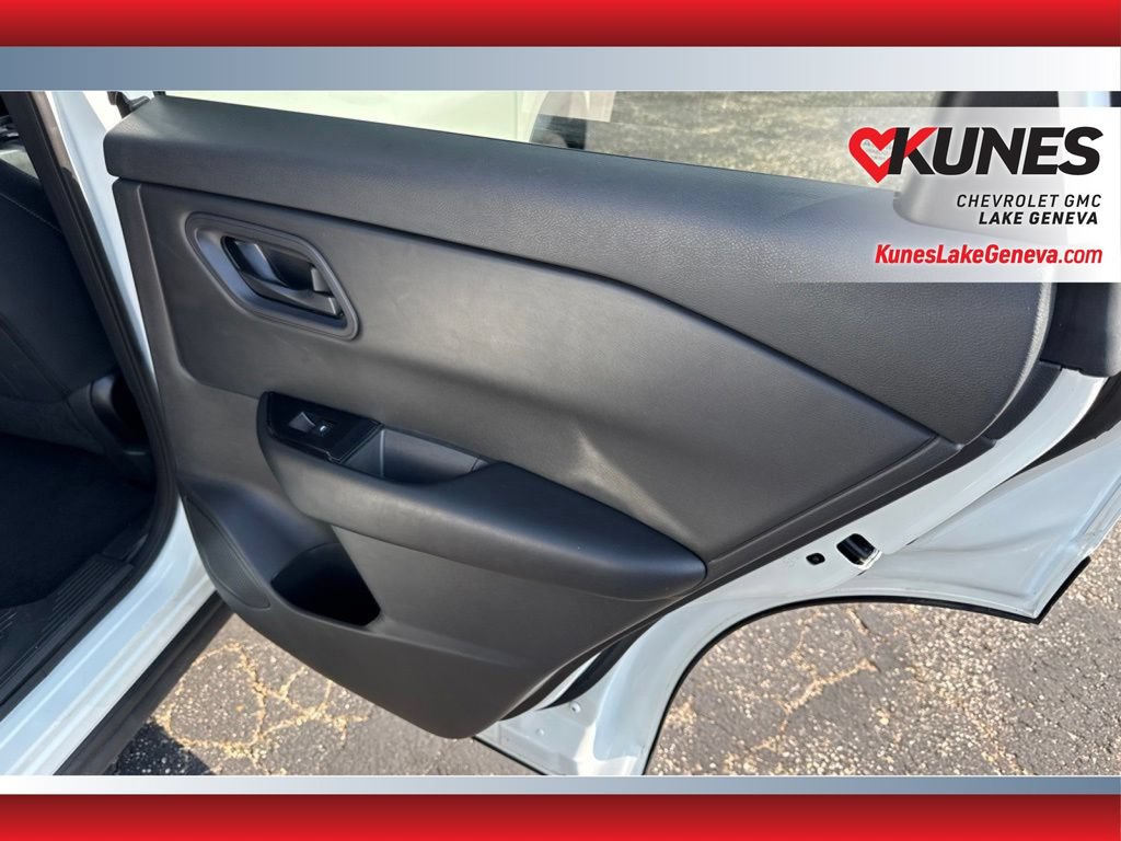 Used 2024 Nissan Rogue S FWD image 19