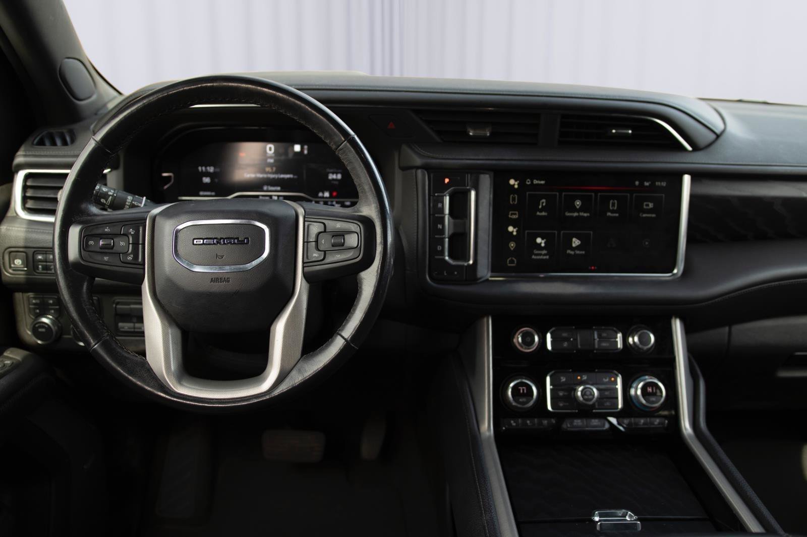 Used 2022 GMC Yukon Denali w/ Max Trailering Package AWD/4WD image 3