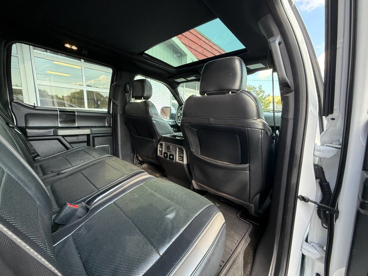 Used 2018 Ford F150 Raptor w/ Equipment Group 802A Luxury image 39