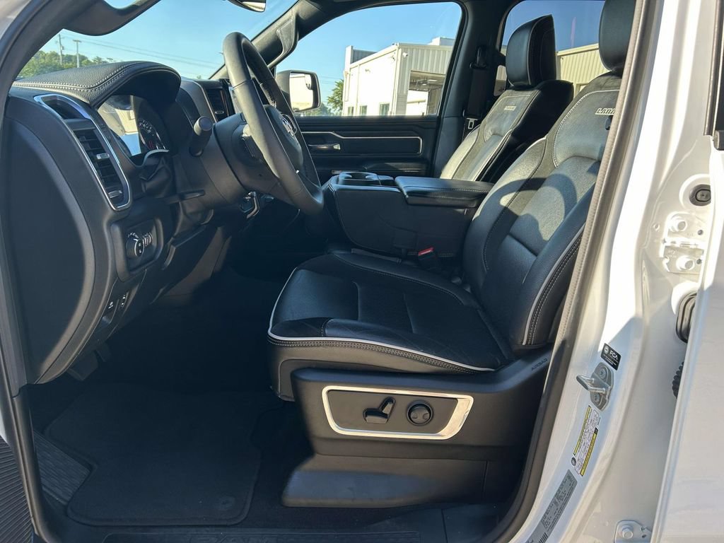 Used 2025 RAM 1500 Laramie AWD/4WD image 15