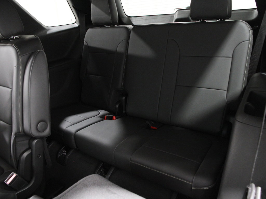 Used 2023 Chevrolet Traverse LT image 21