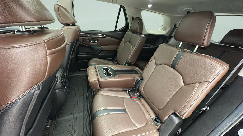 Used 2025 Honda Pilot Elite image 11