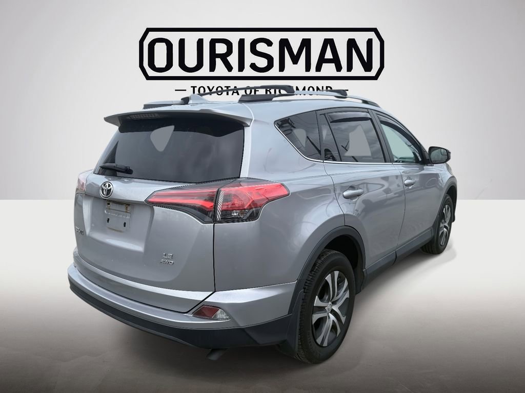 Used 2025 Toyota Corolla Cross XLE w/ Convenience Package image 7