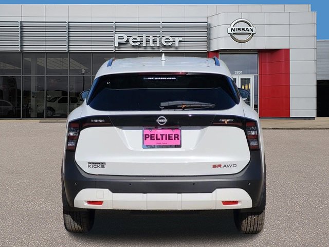 New 2025 Nissan Kicks SR w/ Illumination Package image 4