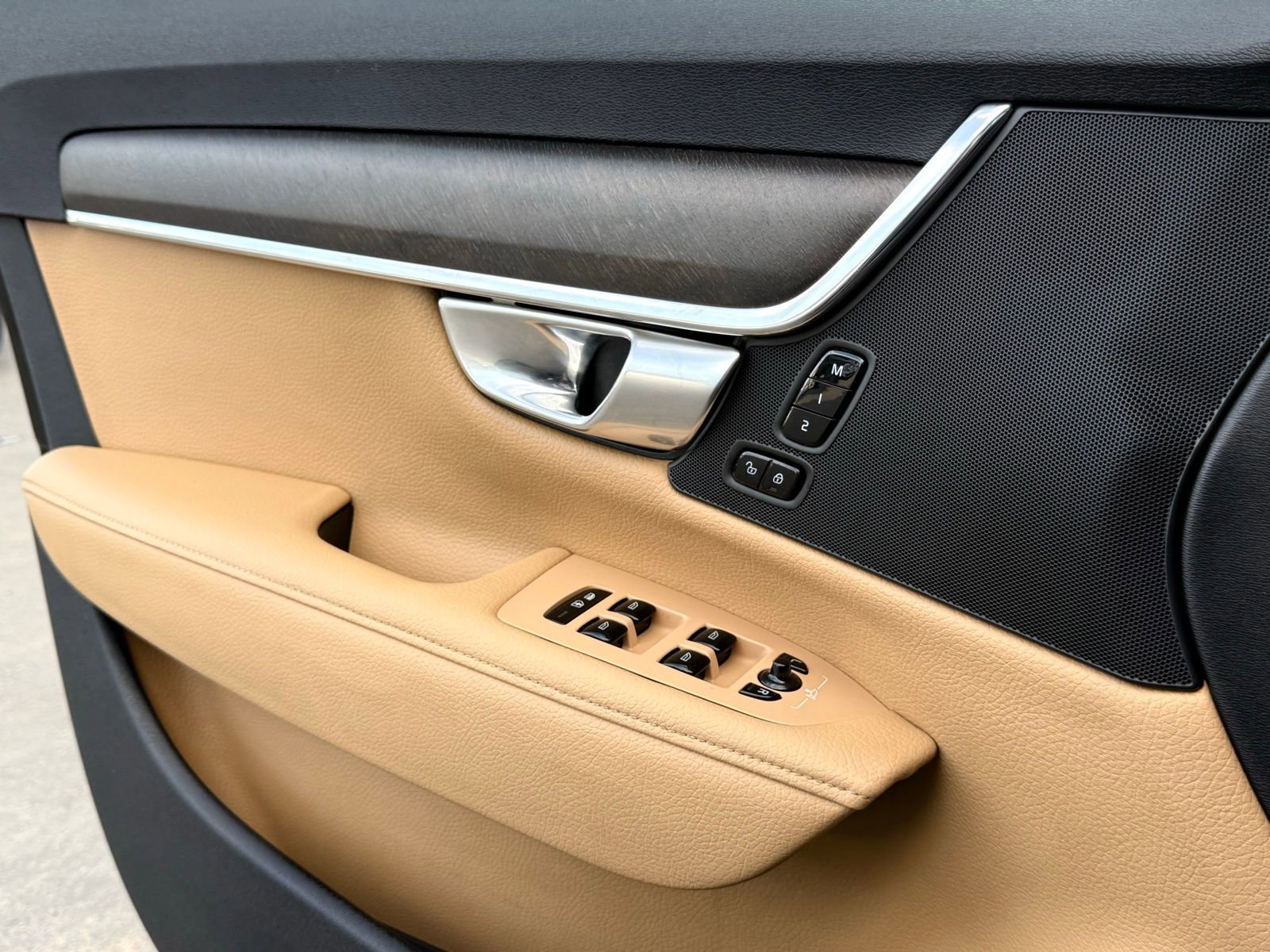 Used 2018 Volvo V90 T5 Cross Country w/ Convenience Package image 37