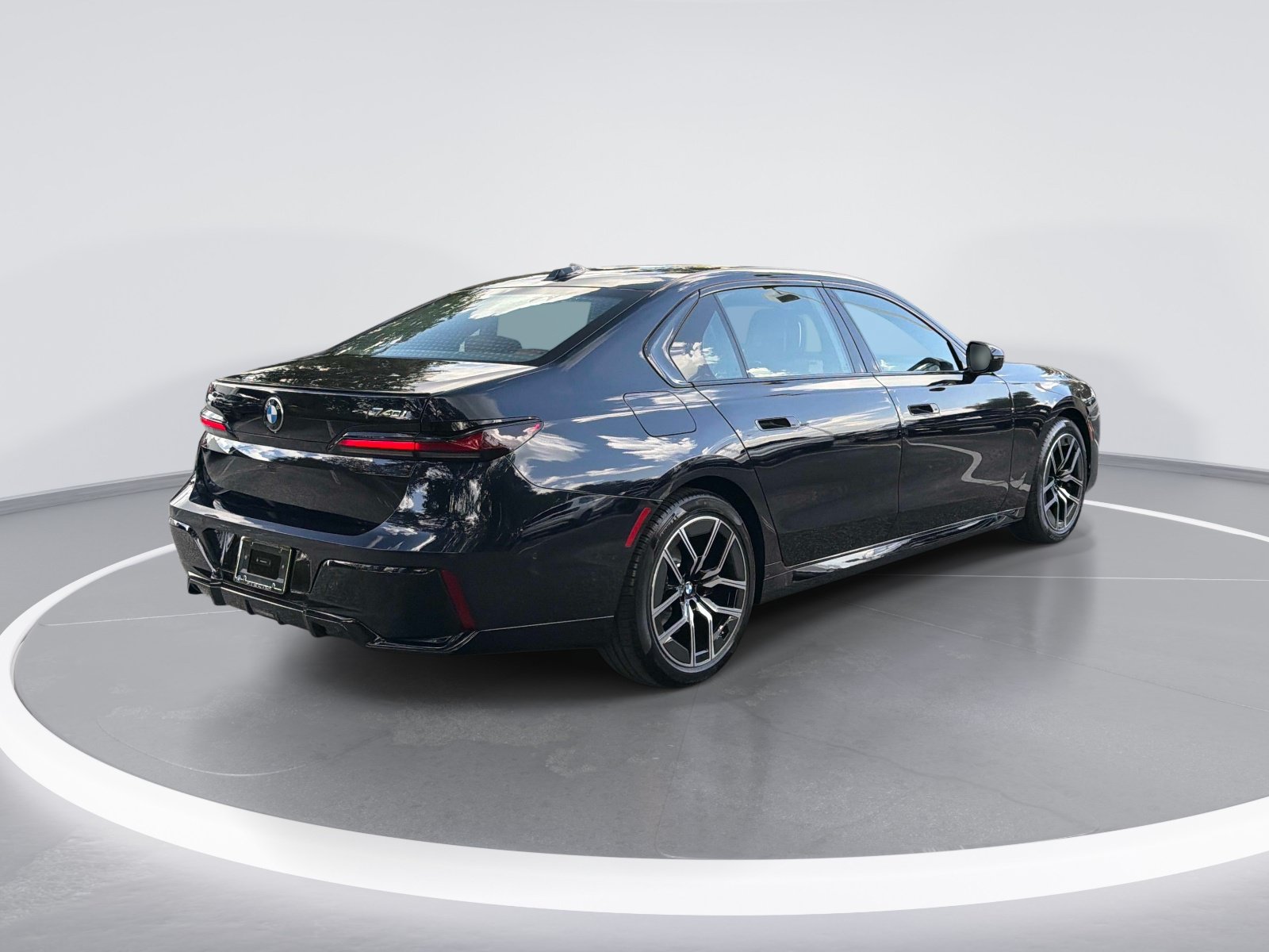 New 2026 BMW 740i RWD image 4