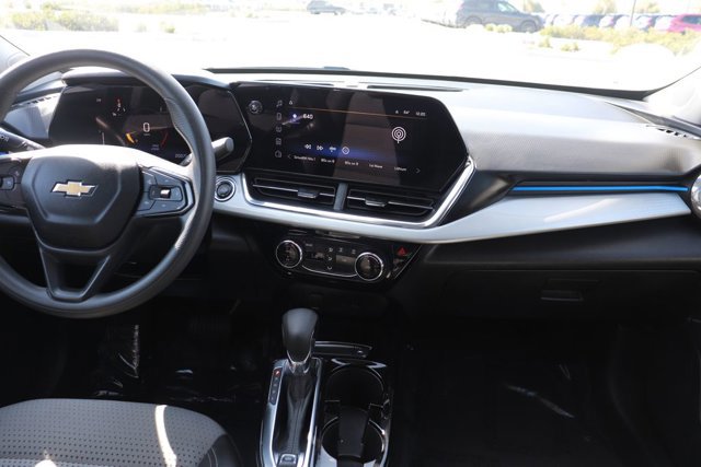 Used 2025 Chevrolet Trax LT image 13