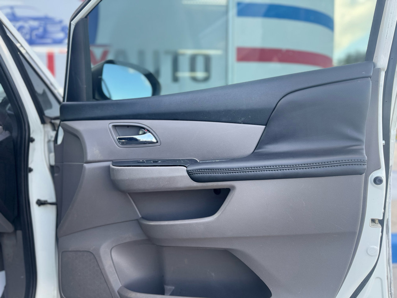 Used 2015 Honda Odyssey EX-L image 39