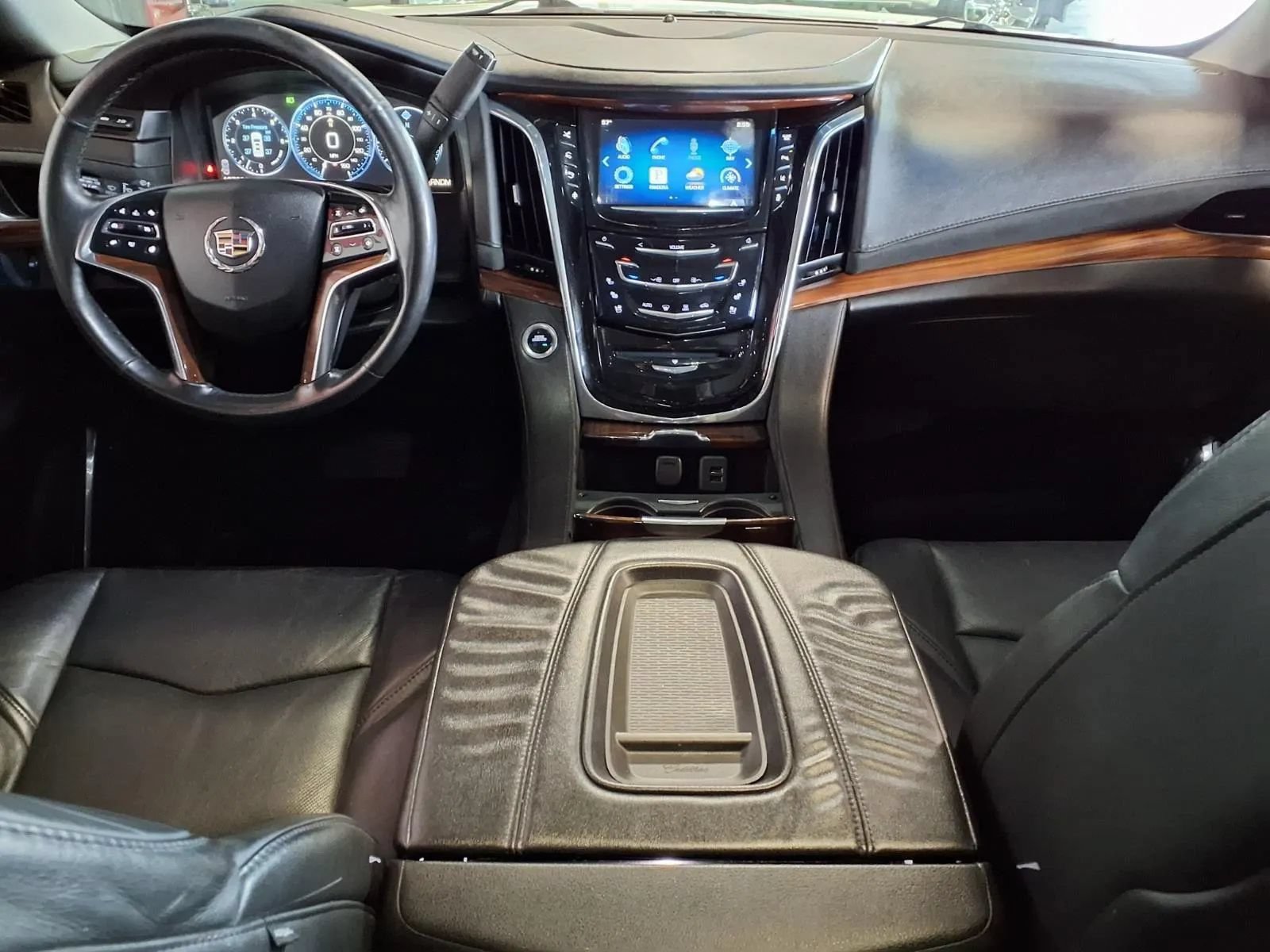 Used 2015 Cadillac Escalade Premium AWD/4WD image 18