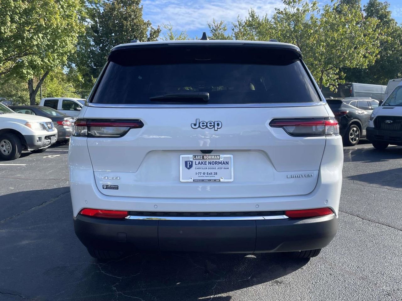 New 2025 Jeep Grand Cherokee L Limited w/ Black Appearance Package image 8