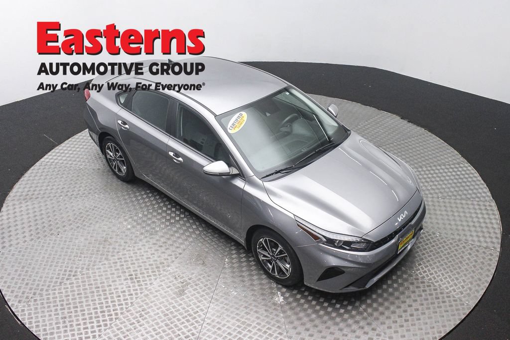 Used 2023 Kia Forte LXS w/ LXS Technology Package FWD image 3