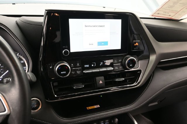 Used 2024 Toyota Highlander XLE AWD/4WD image 29