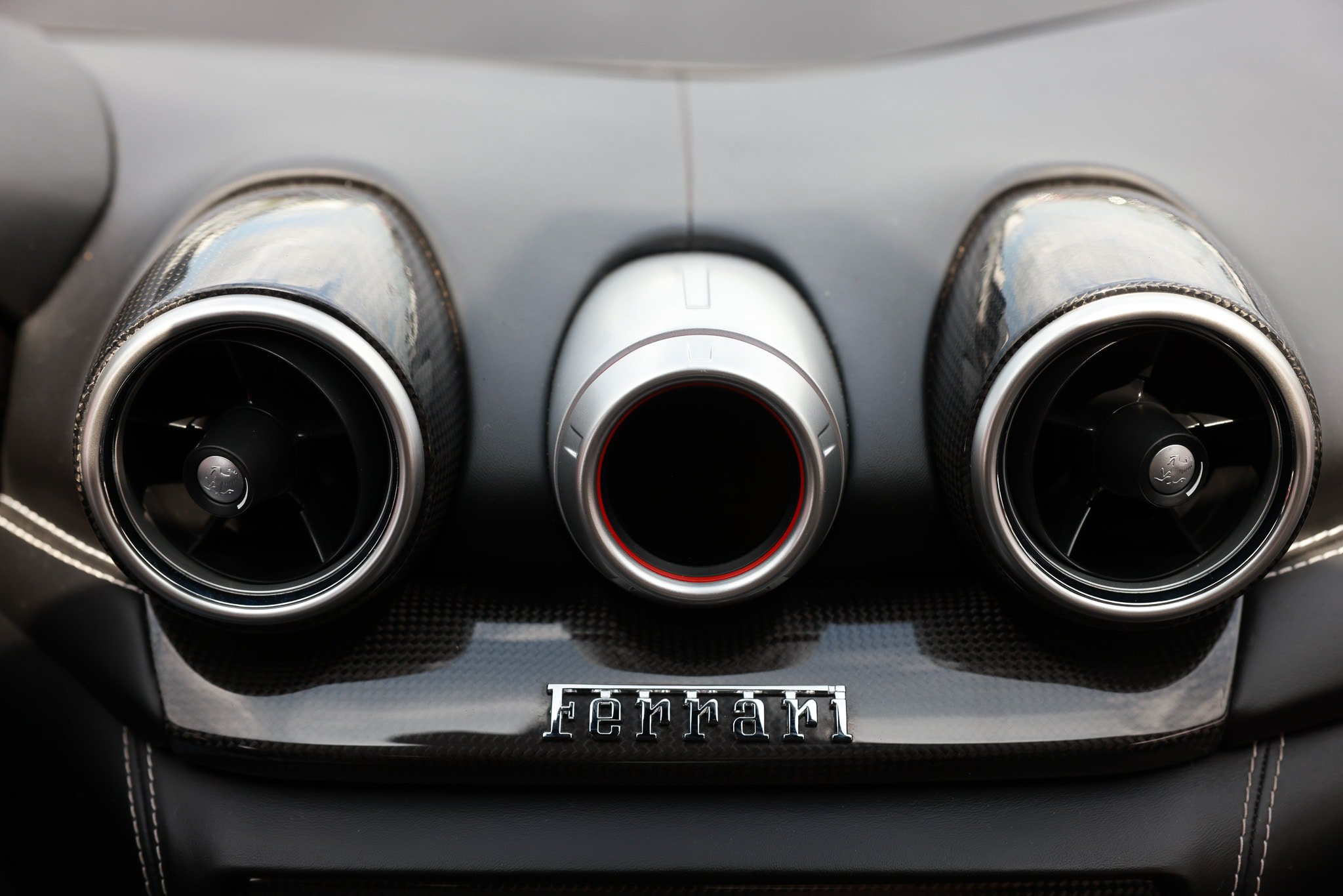 Used 2015 Ferrari California T RWD image 43