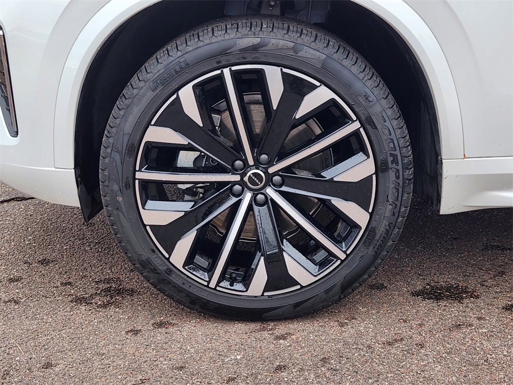 Used 2025 Volvo XC90 B6 Core w/ Protection Package Premier image 26