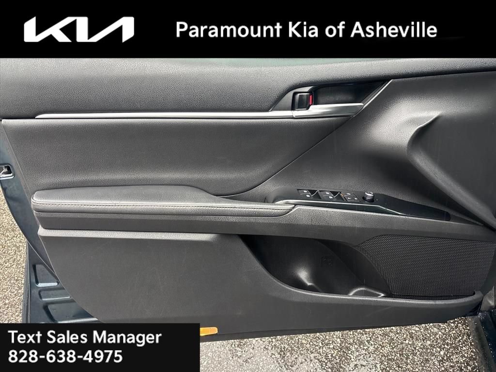 Used 2020 Toyota Camry XSE FWD image 23