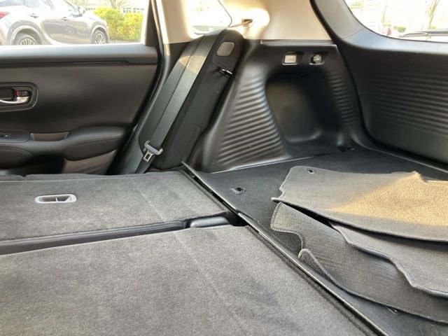 Used 2025 Honda HR-V LX image 26