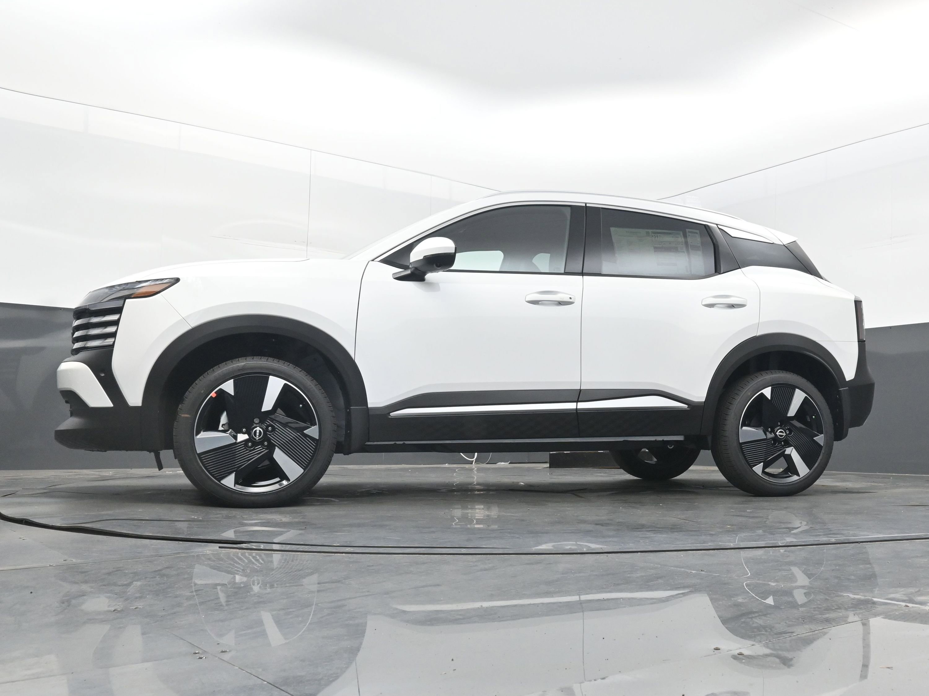 New 2025 Nissan Kicks SR image 25