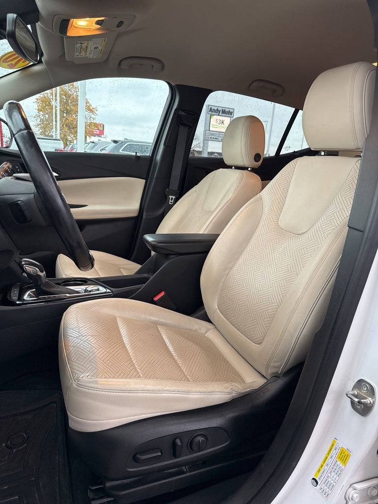 Used 2020 Buick Encore GX Essence image 11