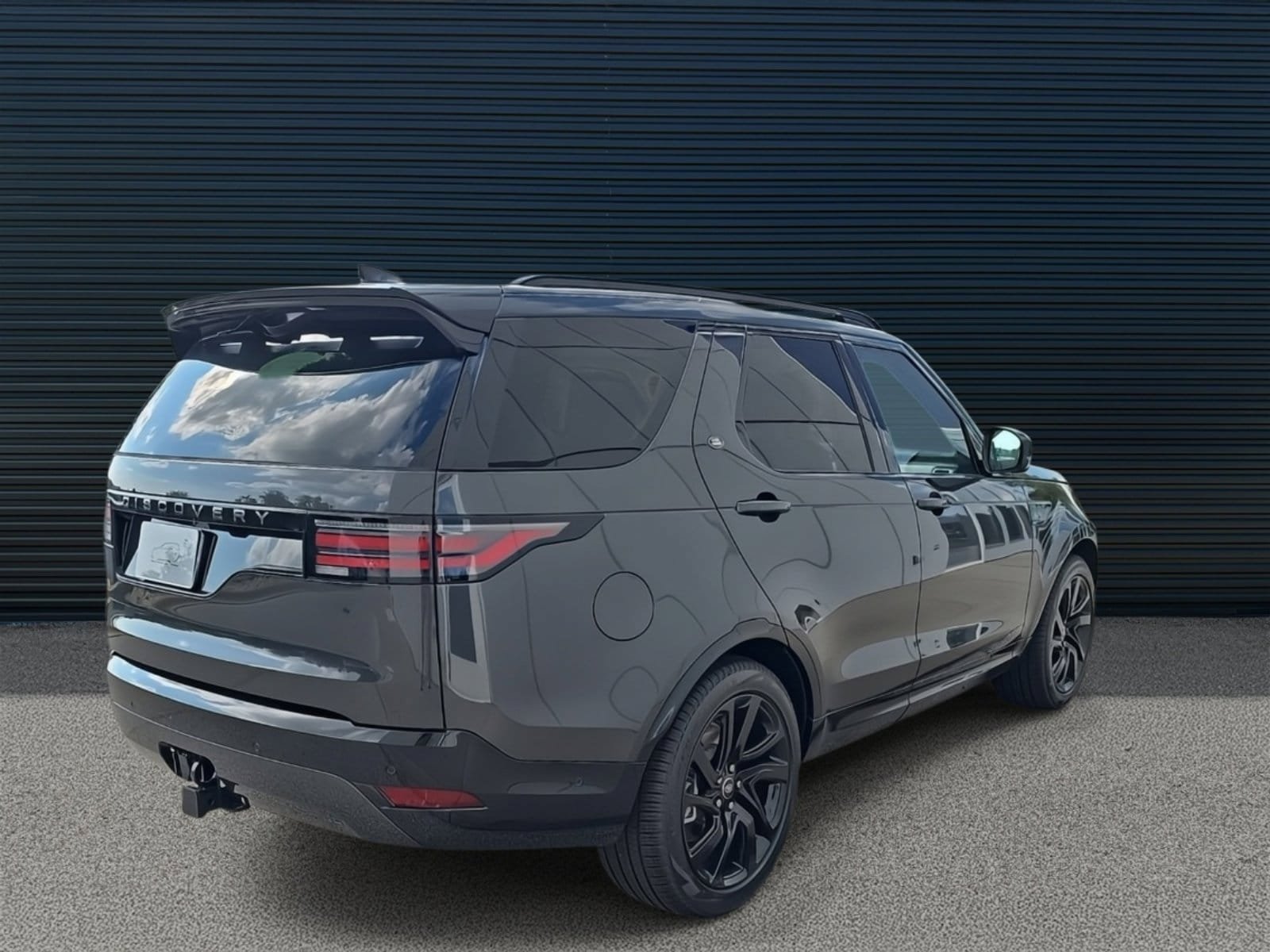 Certified 2025 Land Rover Discovery Dynamic SE AWD/4WD image 5