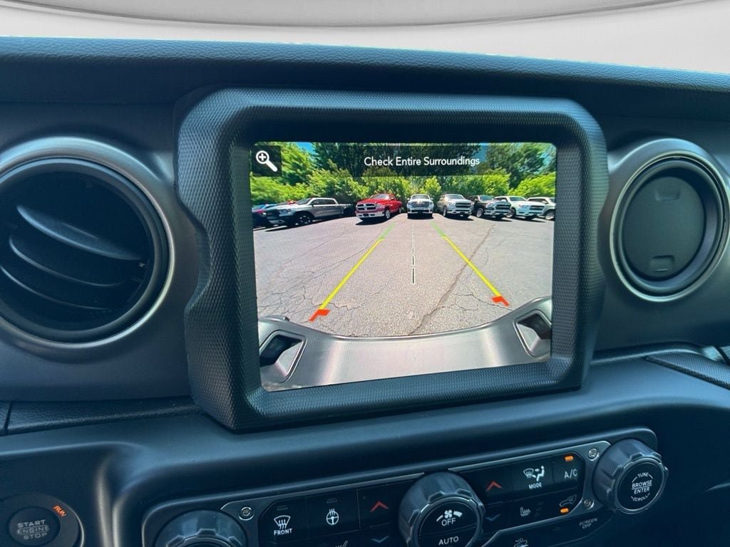 Used 2023 Jeep Gladiator Sport AWD/4WD image 15