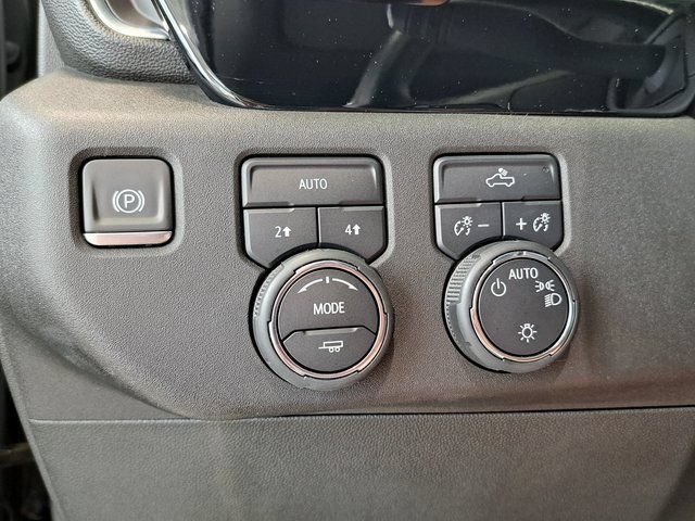 Used 2023 Chevrolet Silverado 1500 LT AWD/4WD image 13