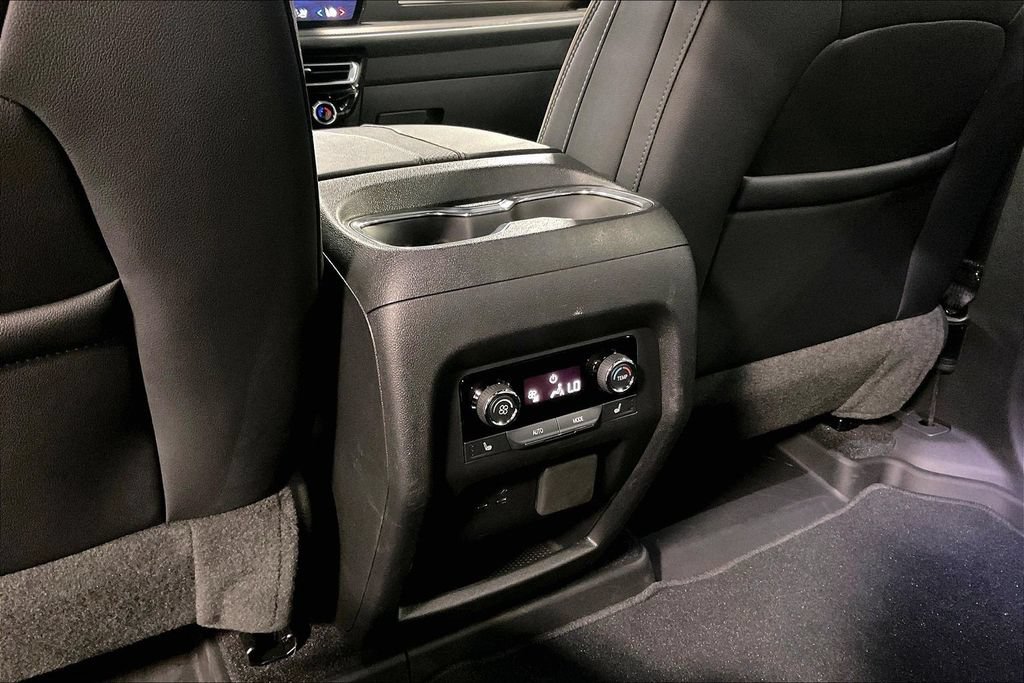 Used 2025 Chevrolet Traverse High Country w/ LPO, Floor Liner Package AWD/4WD image 30