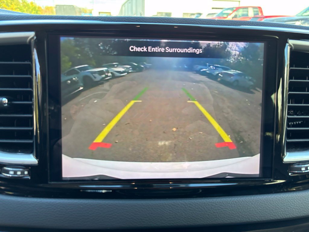 Used 2024 Chrysler Pacifica Touring-L FWD image 28