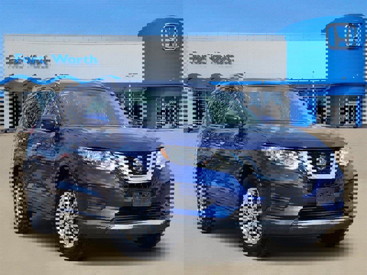 Used 2018 Nissan Rogue SV image 1