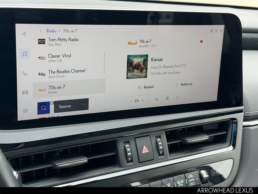 Used 2025 Lexus ES 300h w/ Premium Package FWD image 27