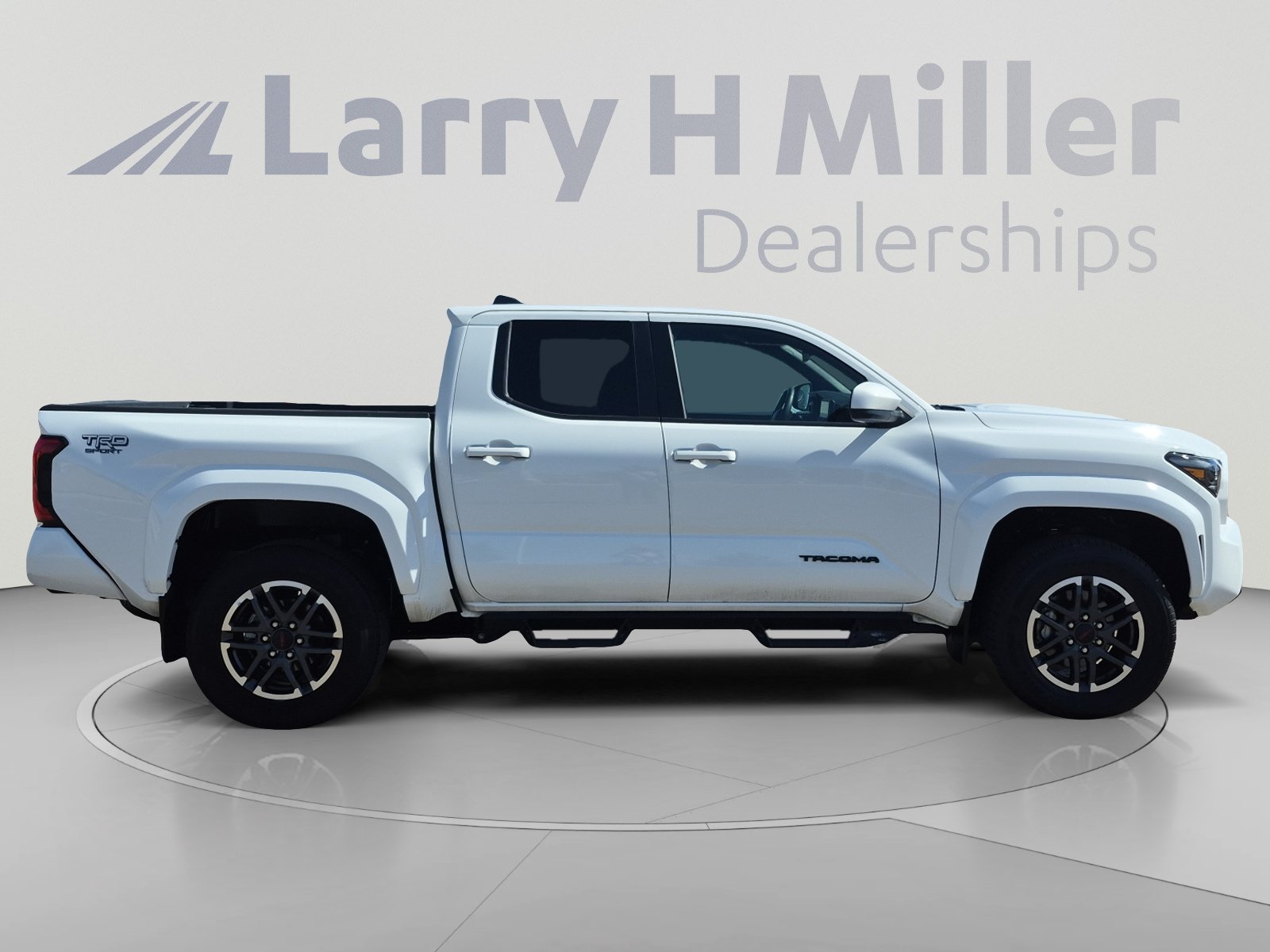 Used 2024 Toyota Tacoma TRD Sport AWD/4WD image 6