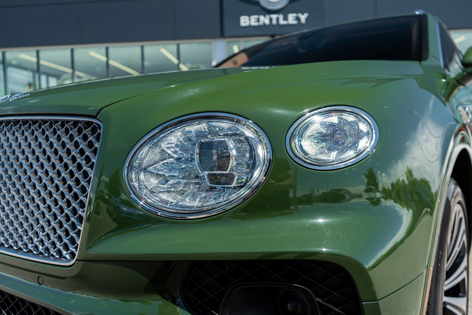 Used 2022 Bentley Bentayga AWD/4WD image 23